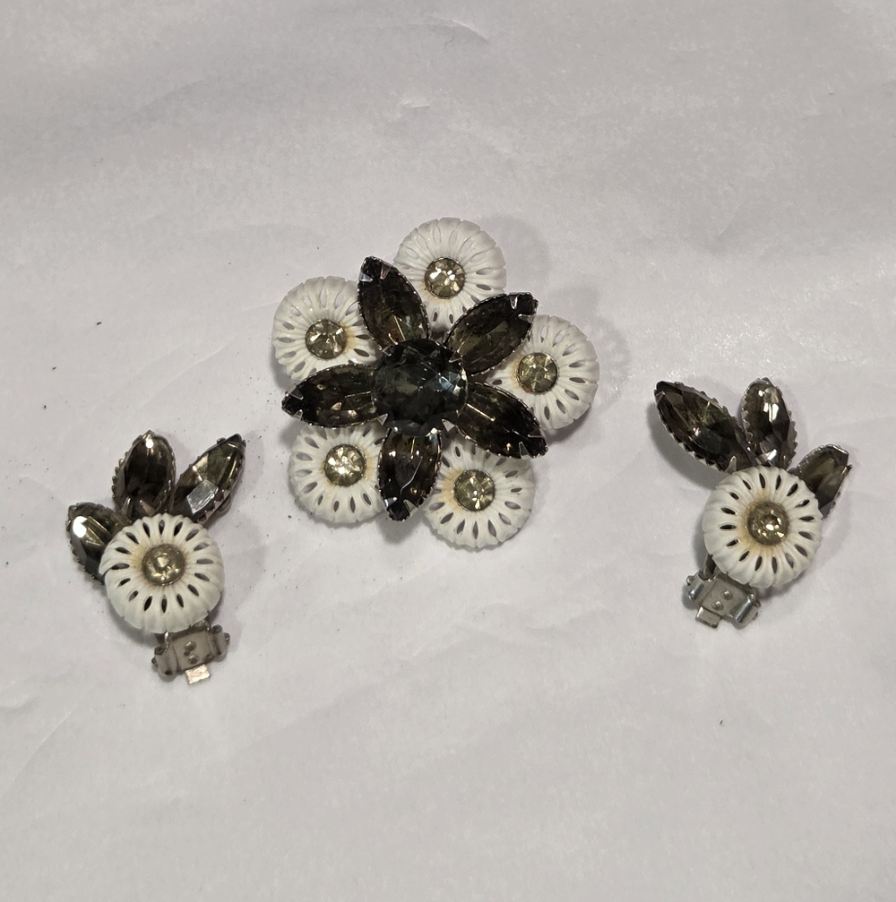 Vintage Rhinestone Statement Brooch and Clip-On Earrings Set